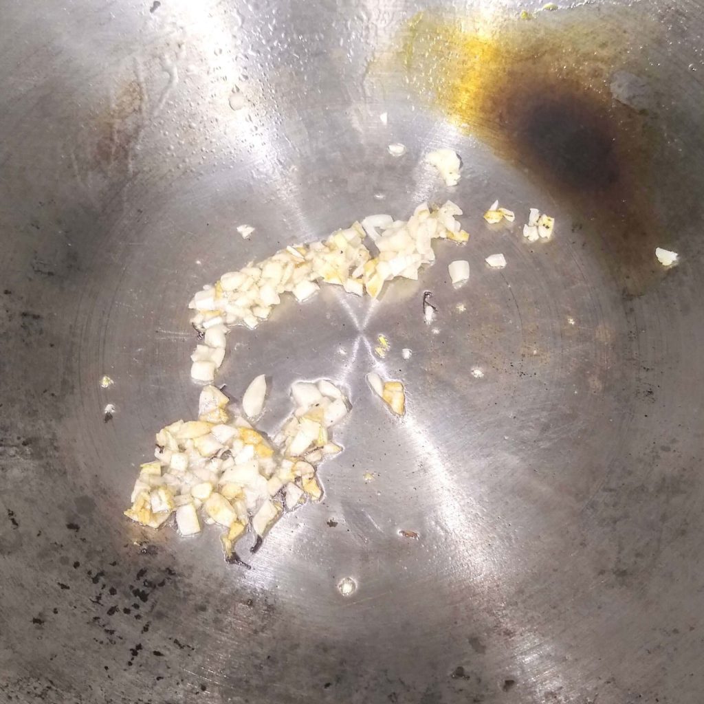 Frying garlic