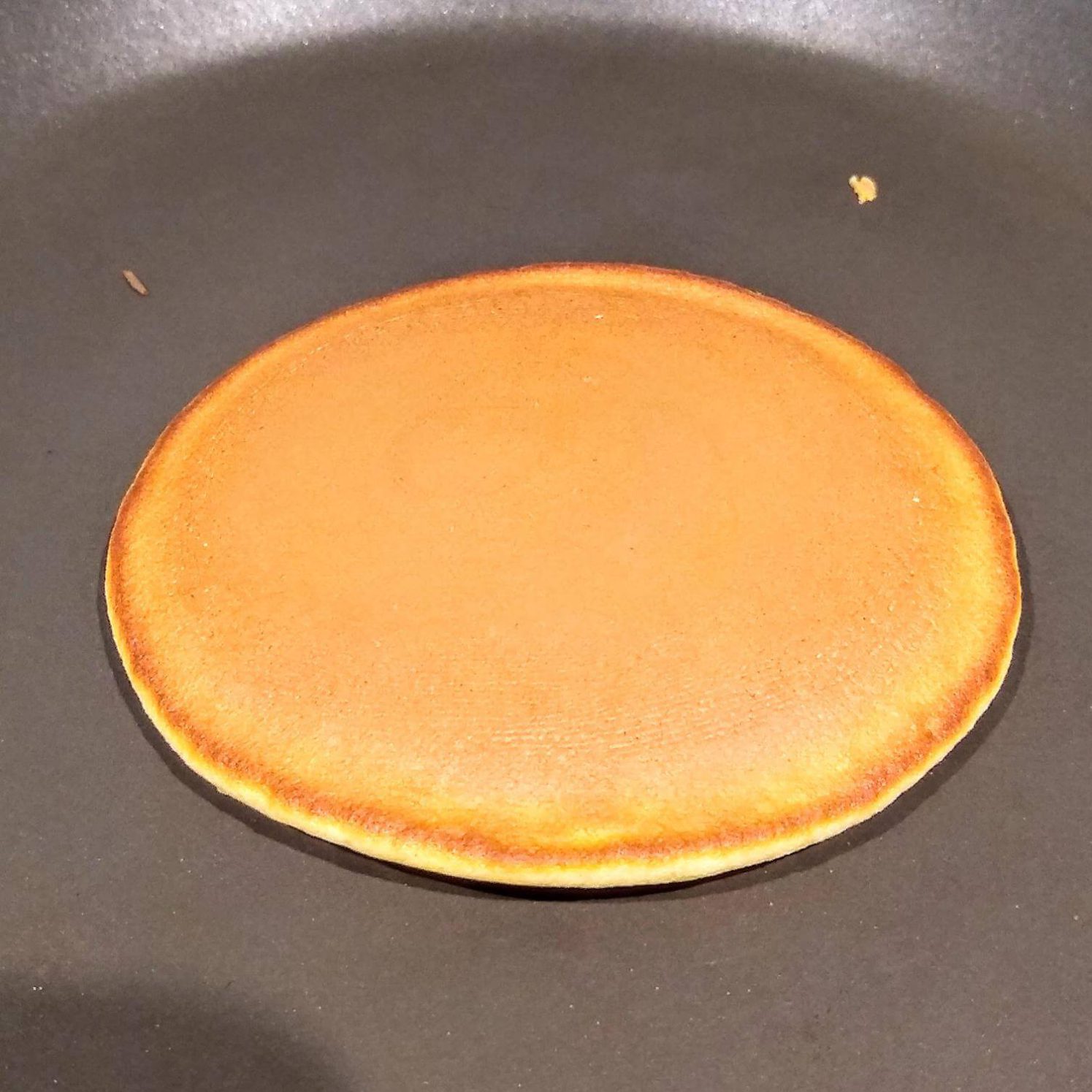 Pan-frying homemade dorayaki pt 2