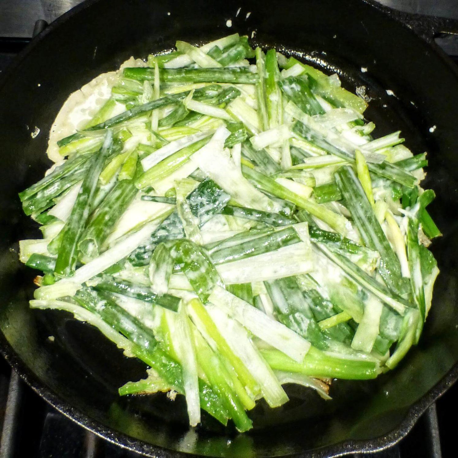 Crispy Pajeon (파전), Korean Green Onion Pancake Frying 1