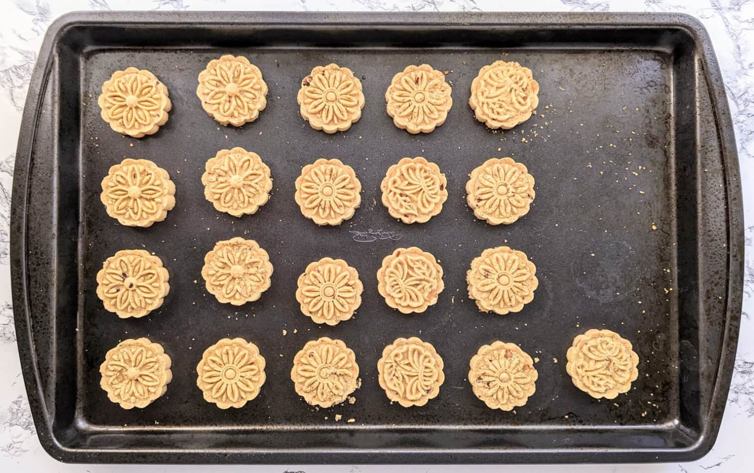 Macau almond cookies shaped