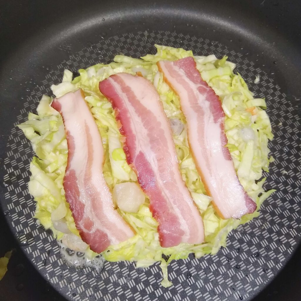 Cooking Osaka Okonomiyaki with Pork Belly