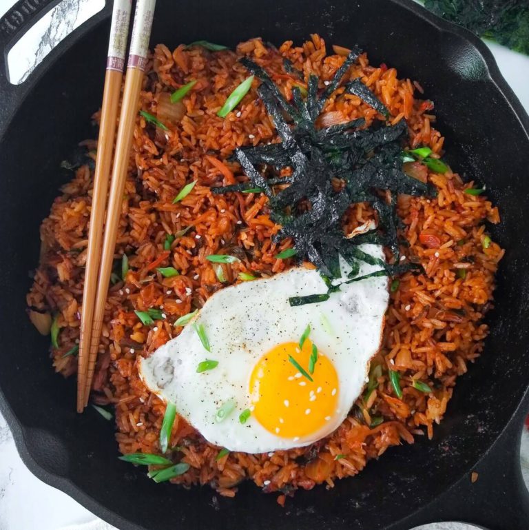 Kimchi Fried Rice (Kimchi Bokkeumbap)