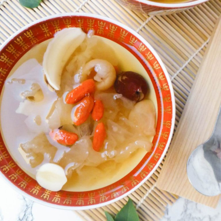 Chinese Snow Fungus Soup (雪耳糖水)