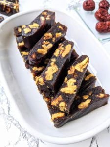 Chinese red date walnut candy, jujube walnut candy diagonal